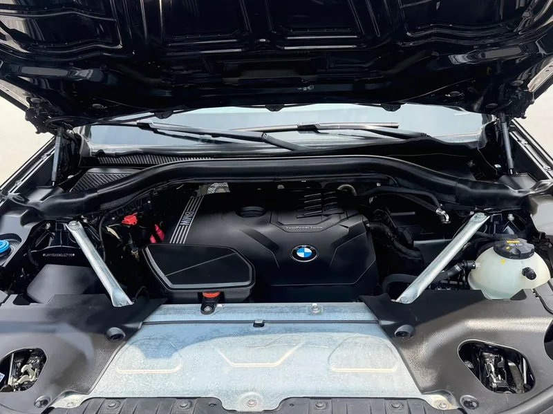 BMW X3 2022 xDrive25i M Спортивный костюм интерьер фото 15