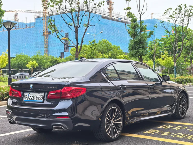 BMW 5 Series 2019 Restyling 530Li Leading Type M Sports suit exterior photo 4