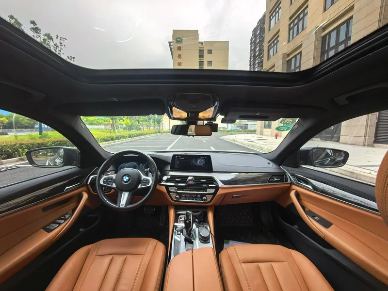 BMW 5 Series 2019 Restyling 530Li Leading Type M Sports suit interior photo 14