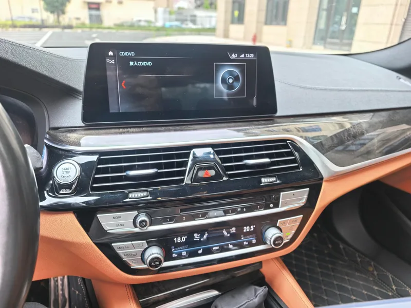 BMW 5 Series 2019 Restyling 530Li Leading Type M Sports suit interior photo 19