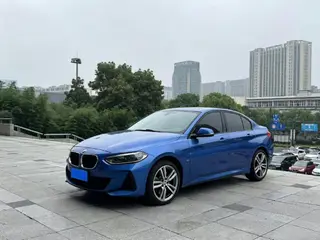 BMW 1 Series 2020 125i Лидирующий M Спортивный костюм