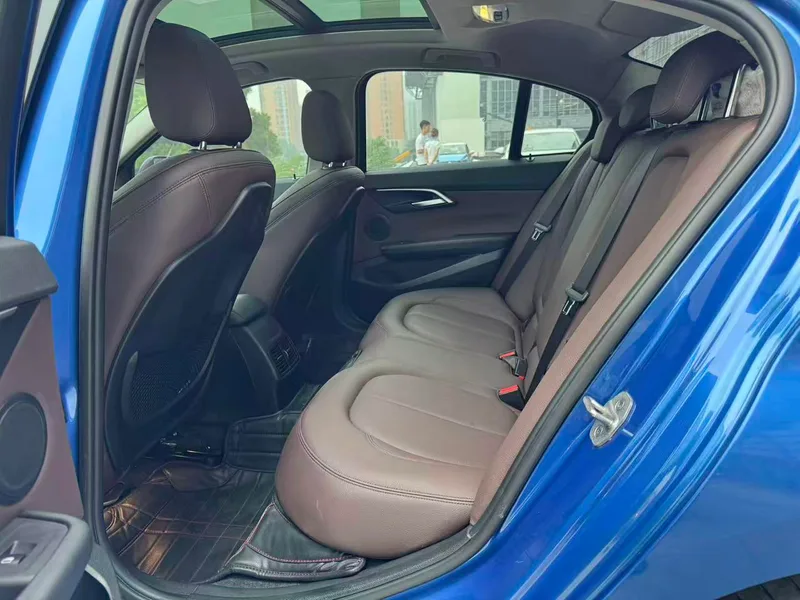 BMW 1 Series 2020 125i Leading Type M Sports suit interior photo 9