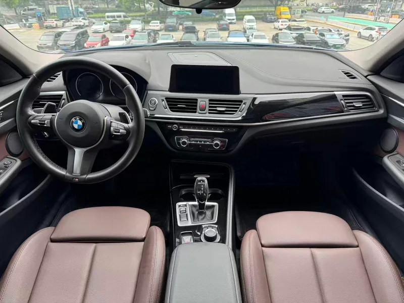 BMW 1 Series 2020 125i Leading Type M Sports suit interior photo 11