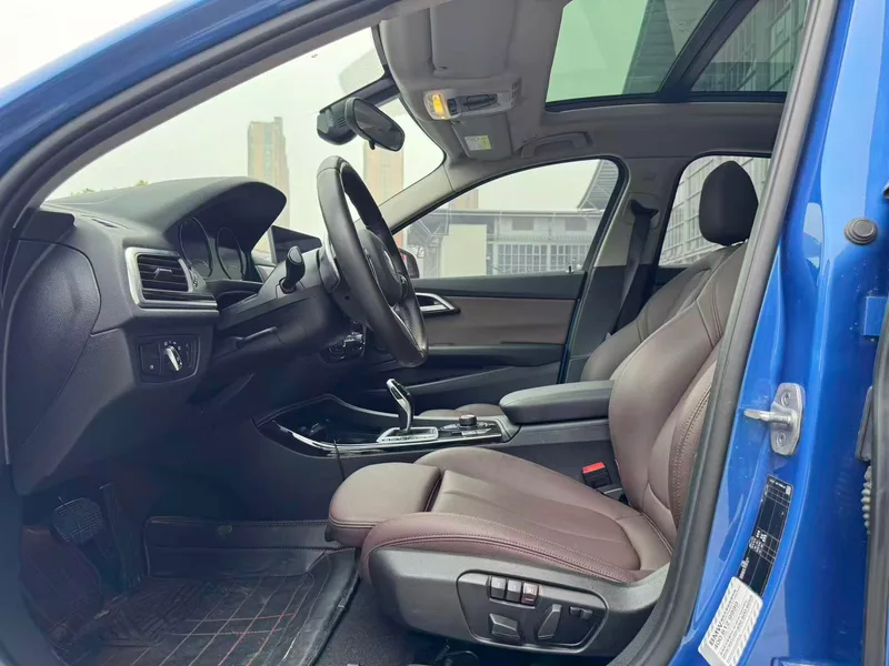 BMW 1 Series 2020 125i Leading Type M Sports suit interior photo 16