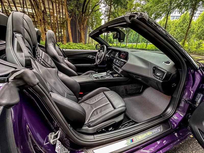 BMW Z4 2023 sDrive 25i M Sports suit interior photo 9