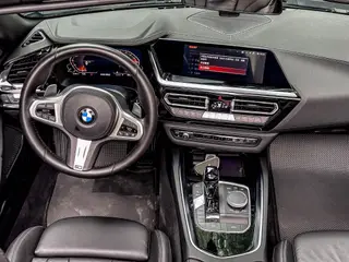 BMW Z4 2023 sDrive 25i M Sports suit interior photo 11