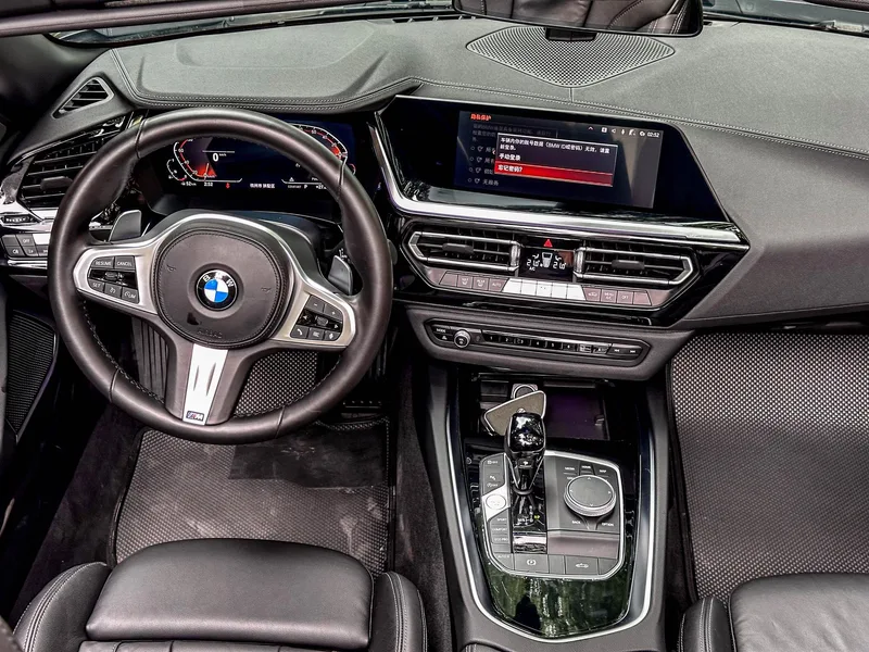 BMW Z4 2023 sDrive 25i M Sports suit interior photo 11