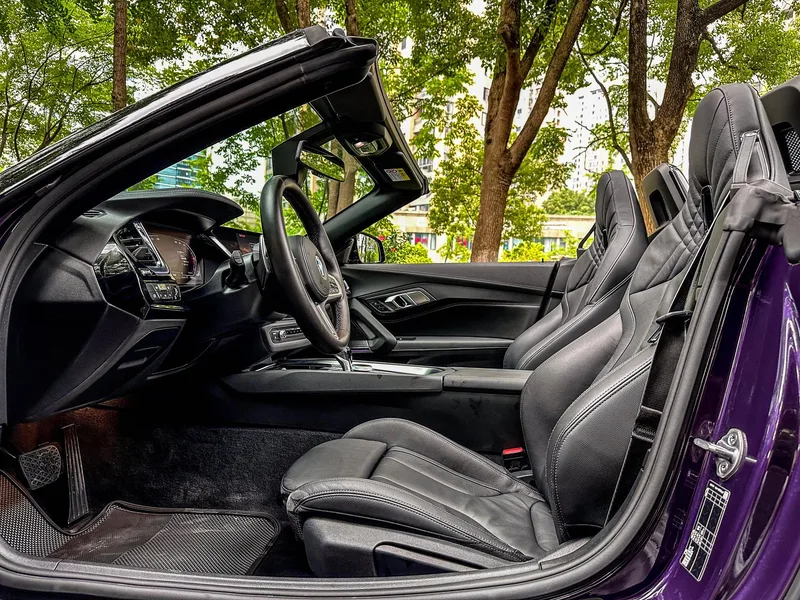 BMW Z4 2023 sDrive 25i M Sports suit interior photo 13