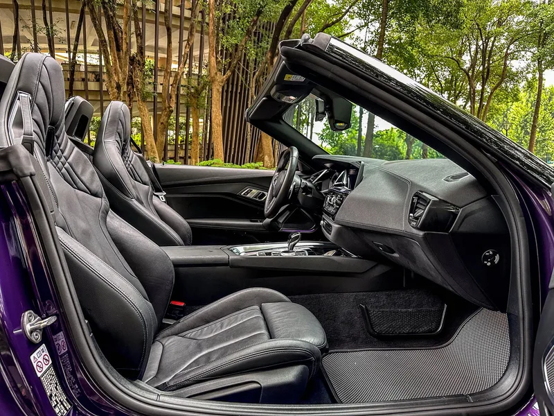 BMW Z4 2023 sDrive 25i M Sports suit interior photo 14