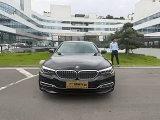 BMW 5 Series 2019 525Li Luxury Set exterior photo 2