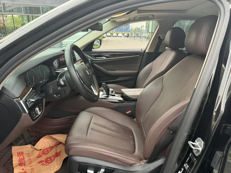 BMW 5 Series 2019 525Li Luxury Set exterior photo 5