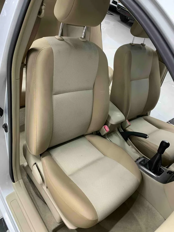 Toyota Corolla EX 2013 1.6L Manual Premier Edition interior photo 14