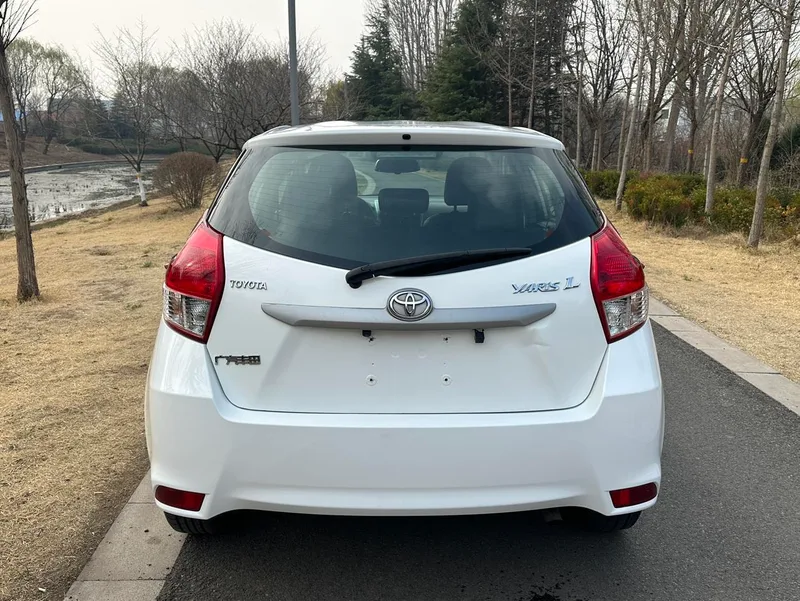 Toyota Yaris L 2015 1.5G Auto-dazzle Sunroof Special Edition exterior photo 3