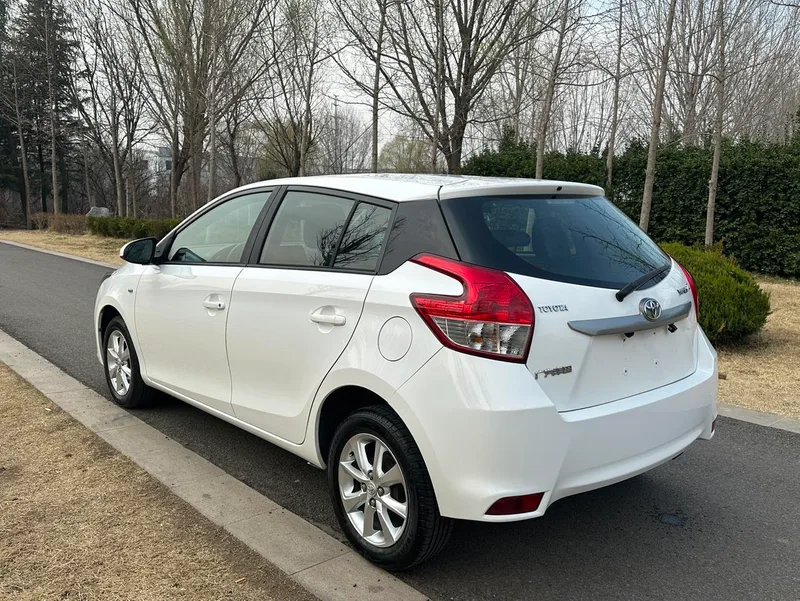 Toyota Yaris L 2015 1.5G Auto-dazzle Sunroof Special Edition exterior photo 6