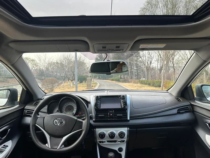 Toyota Yaris L 2015 1.5G Auto-dazzle Sunroof Special Edition interior photo 10