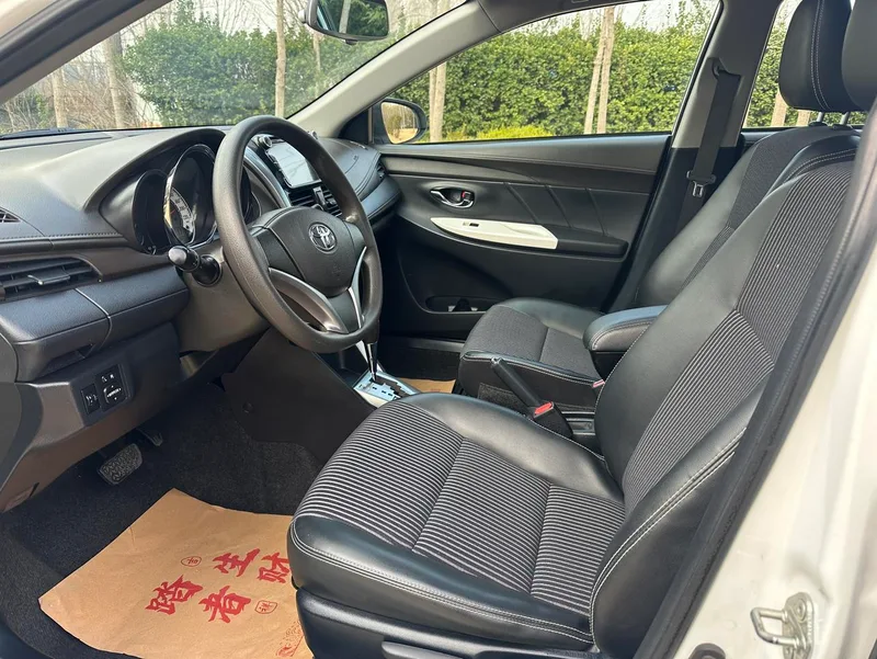 Toyota Yaris L 2015 1.5G Auto-dazzle Sunroof Special Edition interior photo 11