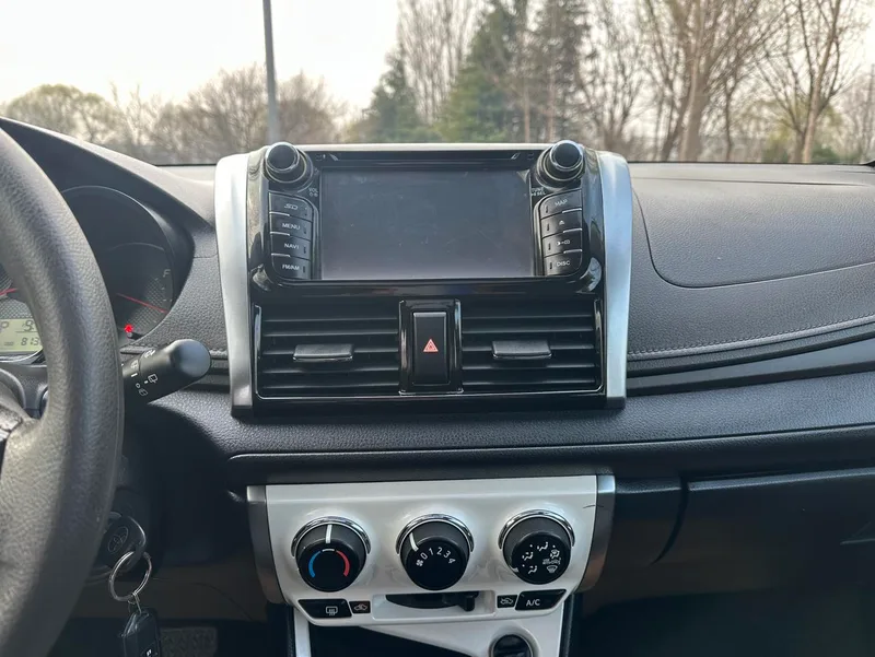 Toyota Yaris L 2015 1.5G Auto-dazzle Sunroof Special Edition interior photo 12