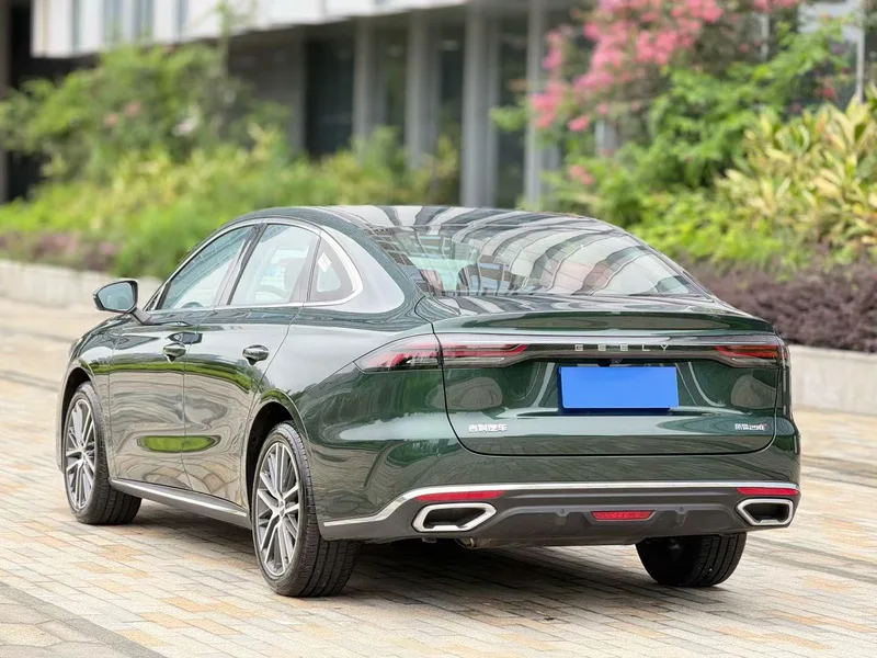Geely Emgrand 2026 5-е поколение 1.5T DCT Флагманский интерьер фото 6