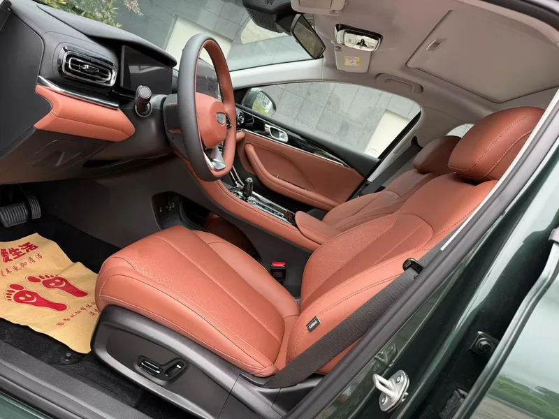 Geely Emgrand 2026 5-е поколение 1.5T DCT Флагманский интерьер фото 7