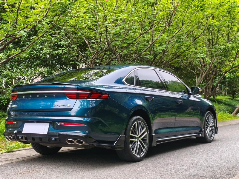 Geely Preface 2023 2.0T Solo esta versión verde exterior foto 3