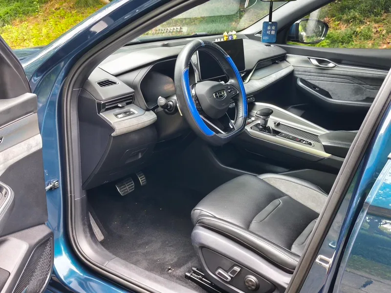 Geely Preface 2023 2.0T Solo esta versión verde interior foto 11