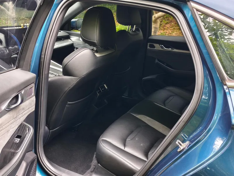 Geely Preface 2023 2.0T Solo esta versión verde interior foto 12