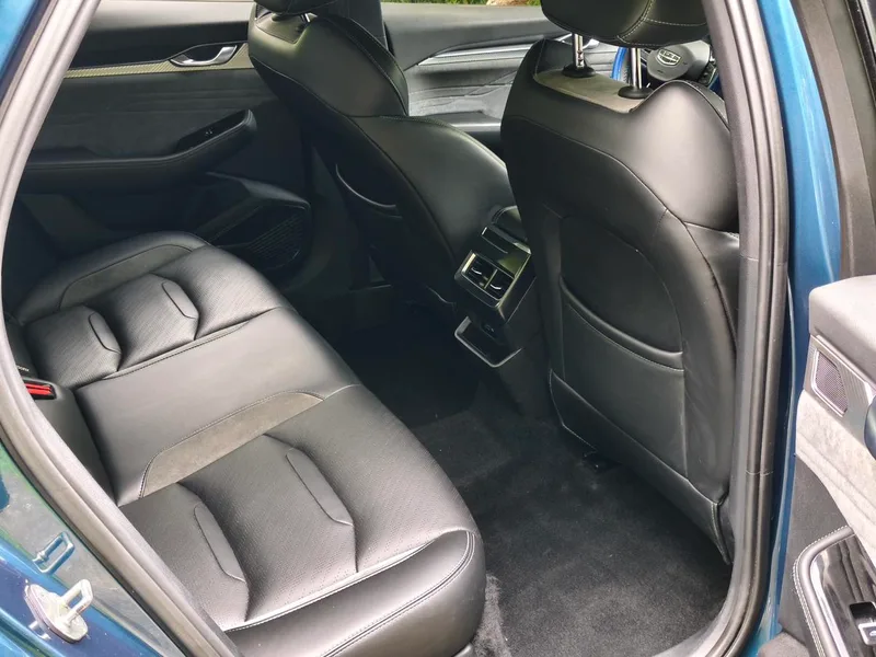 Geely Preface 2023 2.0T Solo esta versión verde interior foto 13