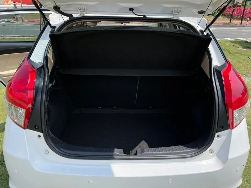 Toyota Yaris L 2014 1.5G Automatic dazzle version exterior photo 9