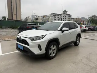 Toyota RAV4 2023 2.0L CVT Двухприводная городская версия