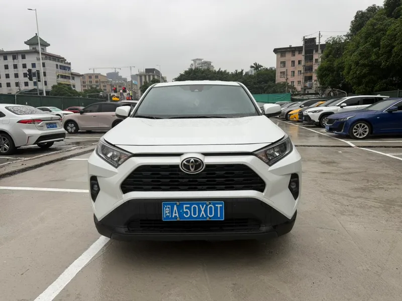 Toyota RAV4 2023 2.0L CVT Двухприводная городская версия экстерьер фото 2