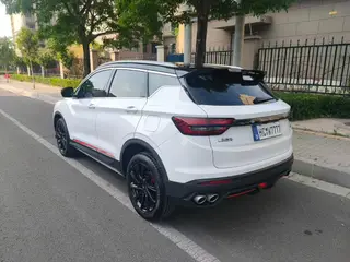 Geely Coolray 2020 240T DCT Cazador interior foto 6