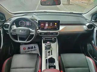 Geely Coolray 2020 240T DCT Cazador interior foto 9