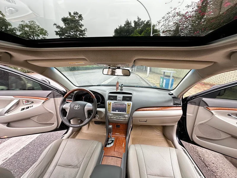 Toyota Camry 2010 240G Versión clásica interior foto 10
