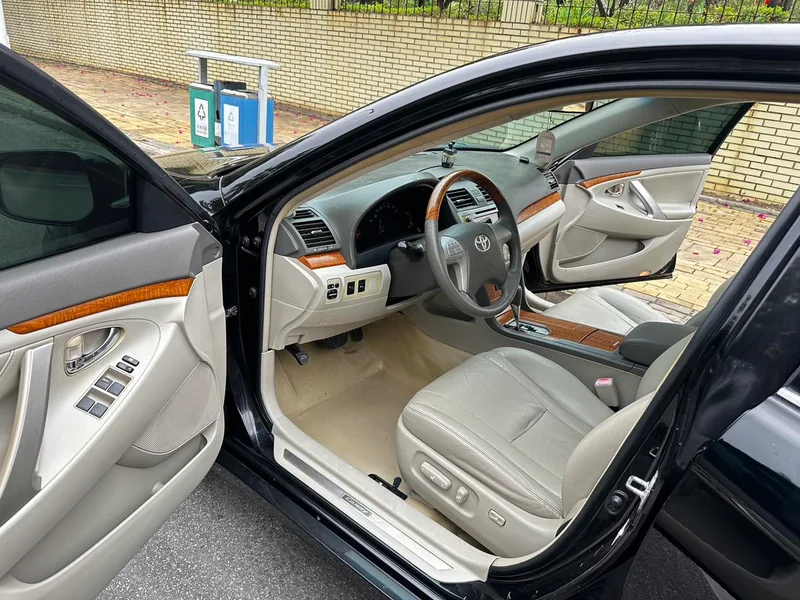 Toyota Camry 2010 240G Versión clásica interior foto 11