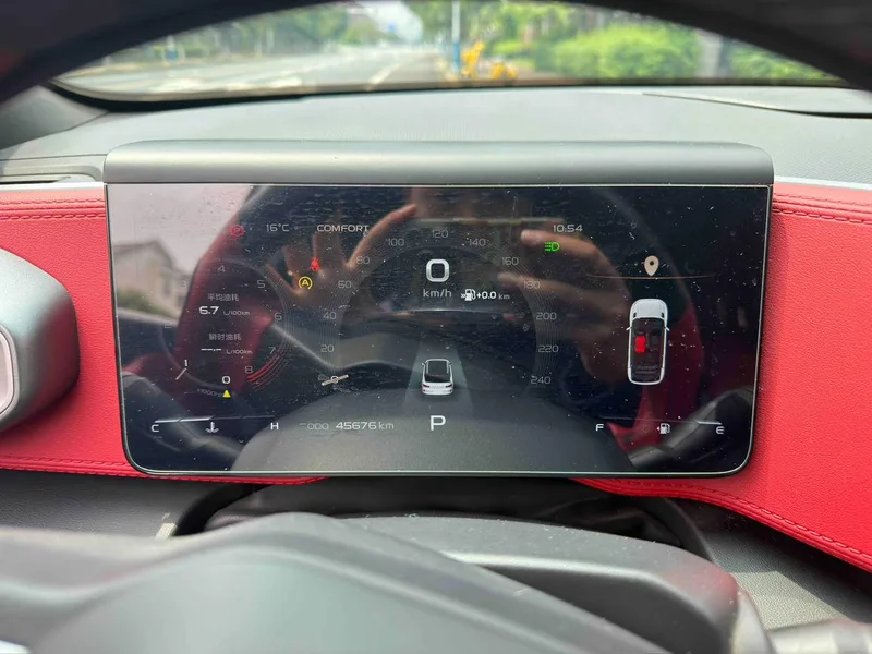 Geely ICON 2020 1.5TD DCT i7 BSG interior foto 8