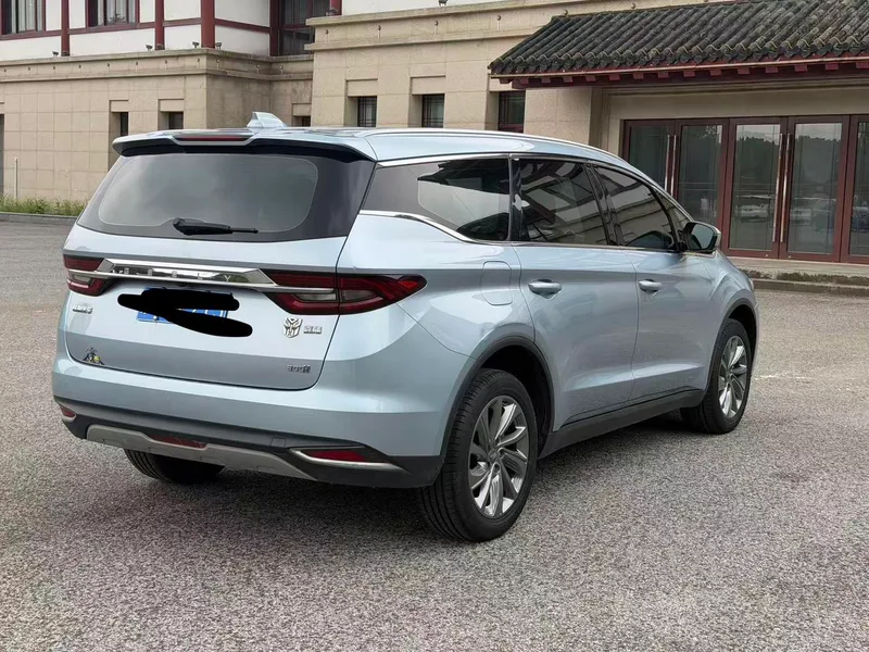 Geely Jiaji 2021 Zhiqing 1.5TD MHEV DCT Acabado premium exterior foto 4