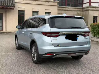 Geely Jiaji 2021 Zhiqing 1.5TD MHEV DCT Acabado premium exterior foto 6