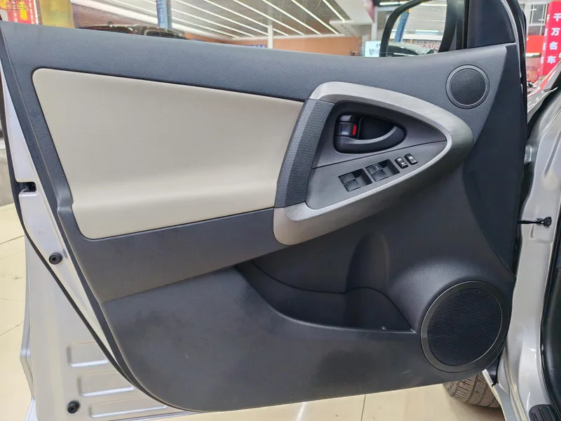Toyota RAV4 2009 2.0L Version automatique de luxe extérieur photo 9