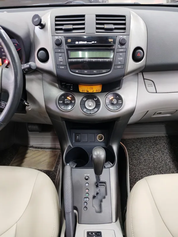 Toyota RAV4 2009 2.0L Version automatique de luxe intérieur photo 16