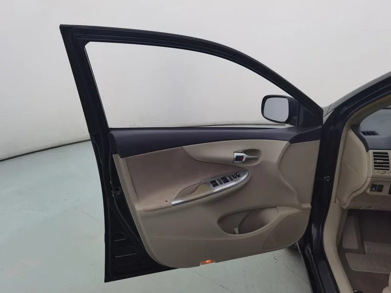 Toyota Corolla 2012 Version éblouissante 1.6L Automatique GL intérieur photo 13