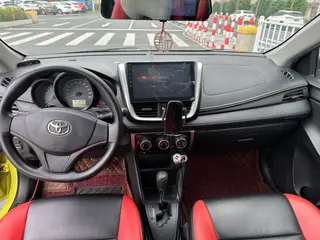 Toyota Yaris L 2016 Mise à jour 1.5E CVT Version de charme intérieur photo 8