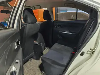 Toyota Yaris L Sedan 2017 1.5E CVT Version de charme intérieur photo 8