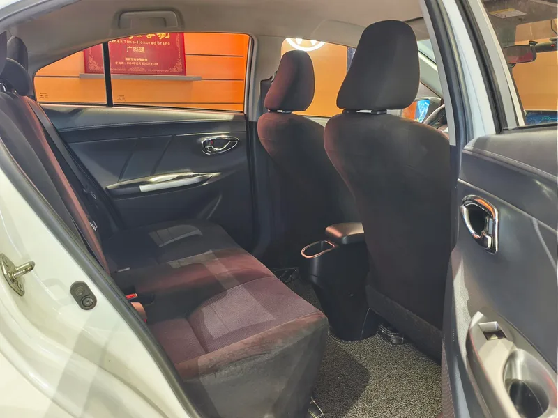 Toyota Yaris L Sedan 2017 1.5E CVT Version de charme intérieur photo 12