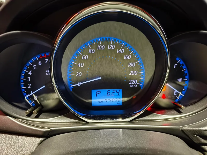 Toyota Yaris L Sedan 2017 1.5E CVT Version de charme intérieur photo 13