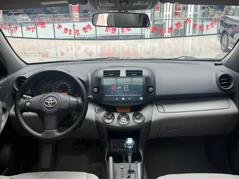 Toyota RAV4 2009 2.4L Automatic Luxury Edition interior photo 20