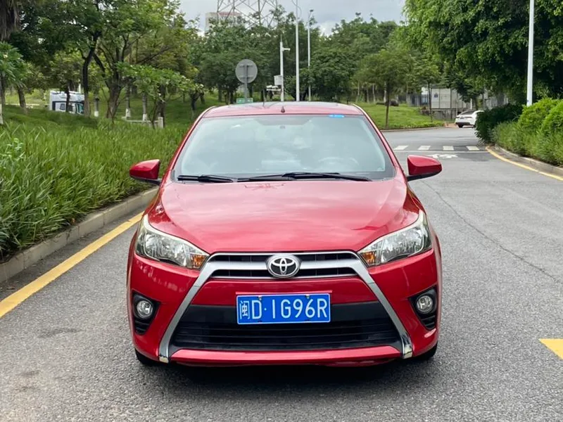 Toyota Yaris L 2015 1.5G Auto-dazzle Sunroof Special Edition exterior photo 2