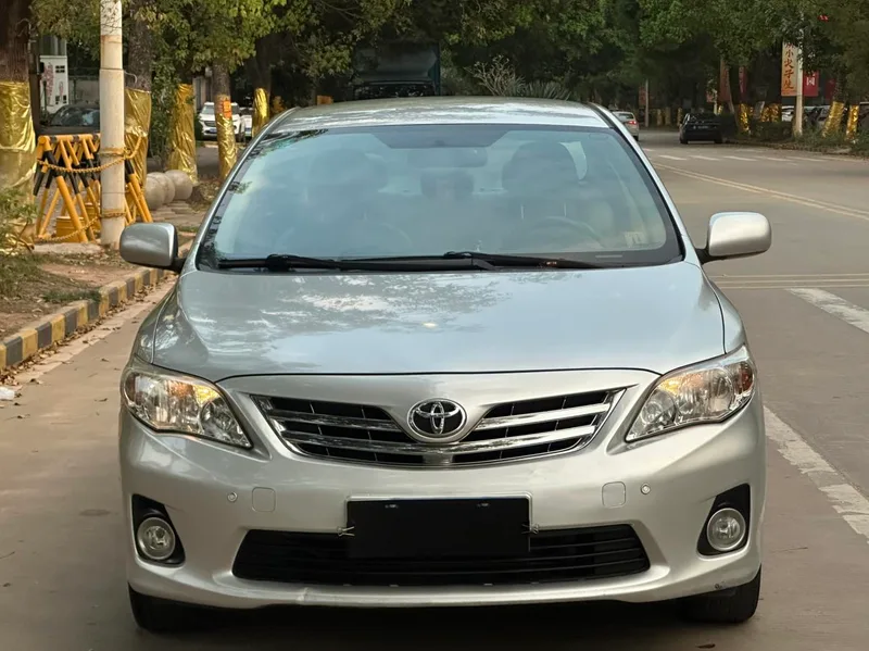 Toyota Corolla 2013 Edición especial 1.6L Automático a fresco GL exterior foto 2