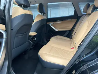 Geely Boyue L 2023 1.5TD DCT Premium Trim interior photo 6