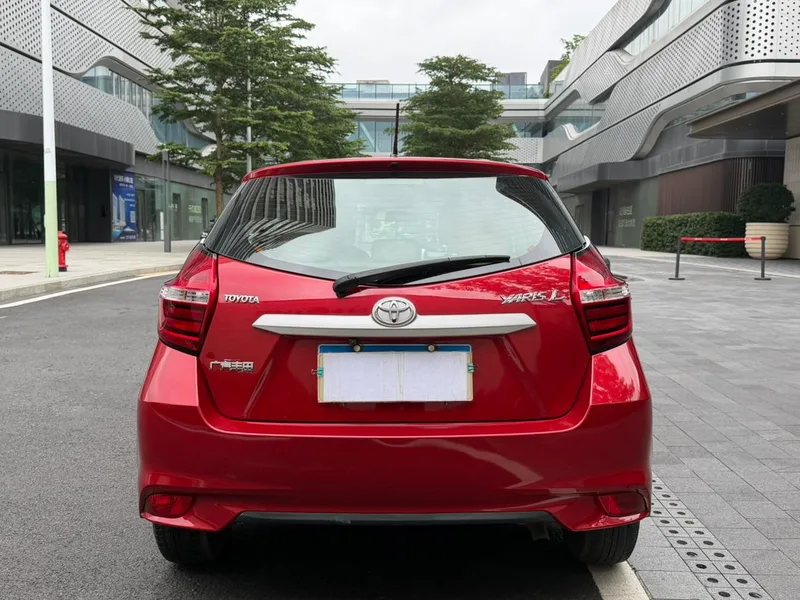 Toyota Yaris L 2016 Restyling 1.5E CVT Meilung Edition exterior photo 5