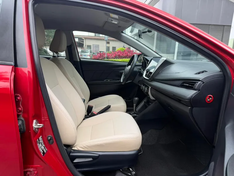 Toyota Yaris L 2016 Restyling 1.5E CVT Meilung Edition interior photo 12